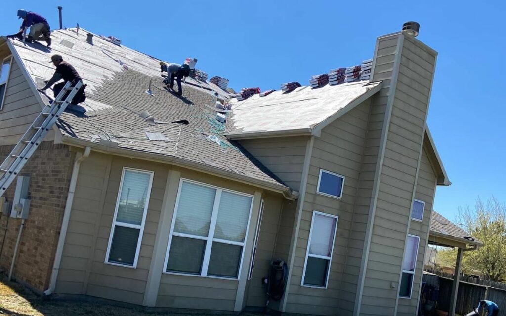 Roofer in Spring